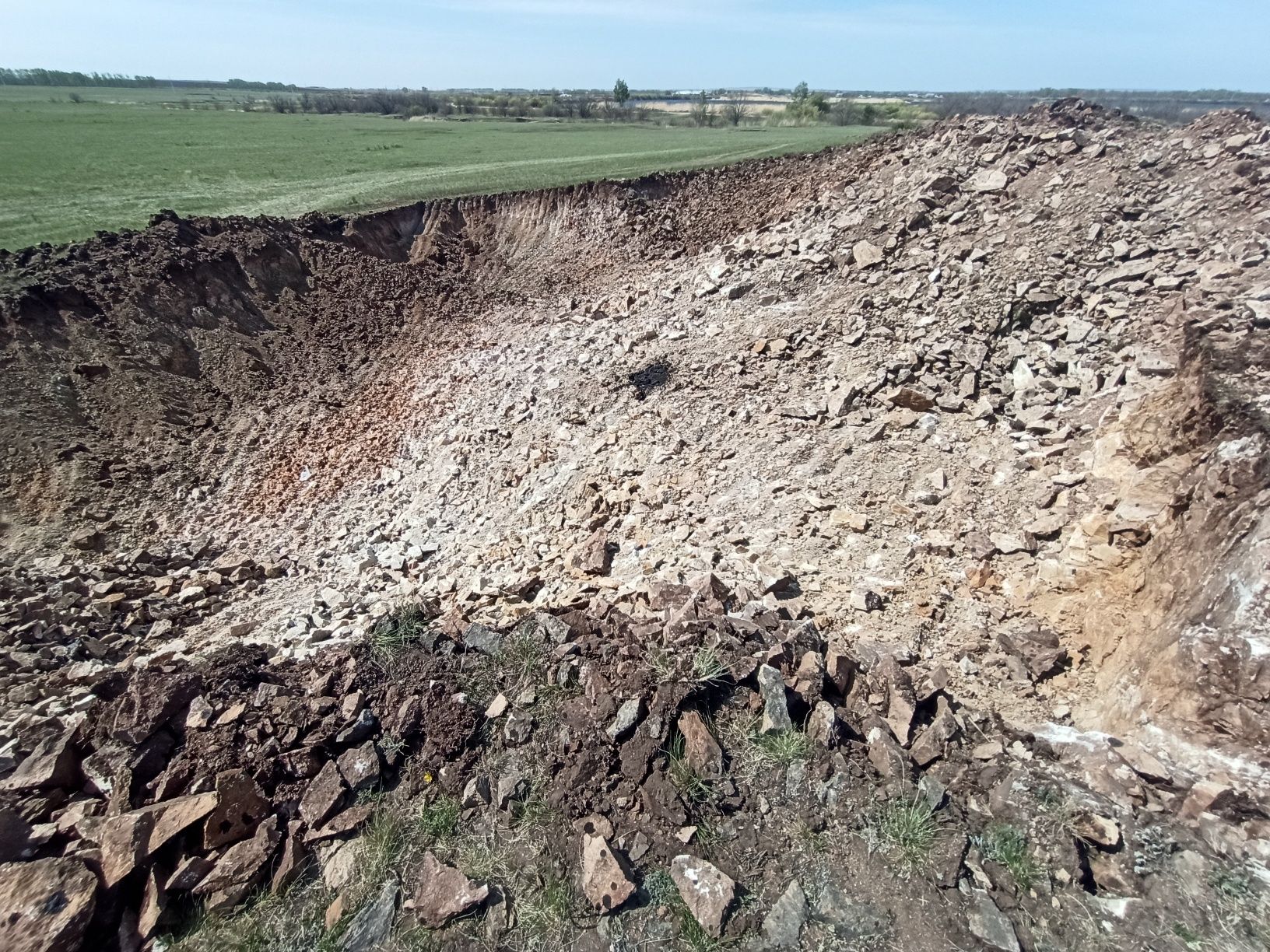 Продам большой объем дресвы, есть мелкая и крупная. Засыпка, на засыпк