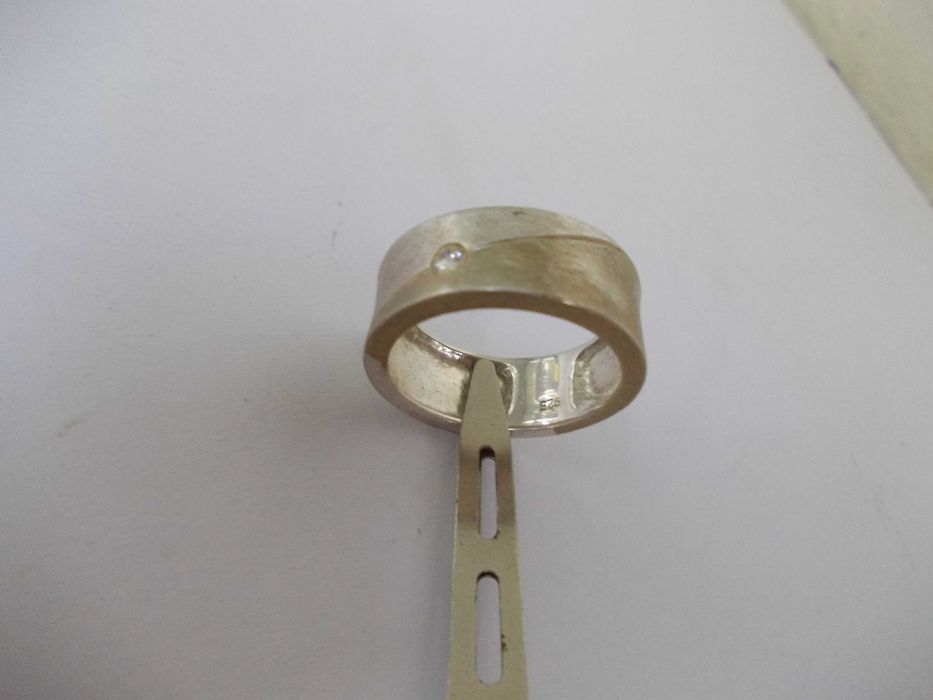 Inel vechi din argint cu piatra alba (12)