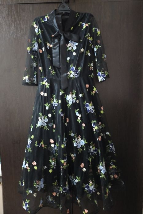 Продам нарядное платье