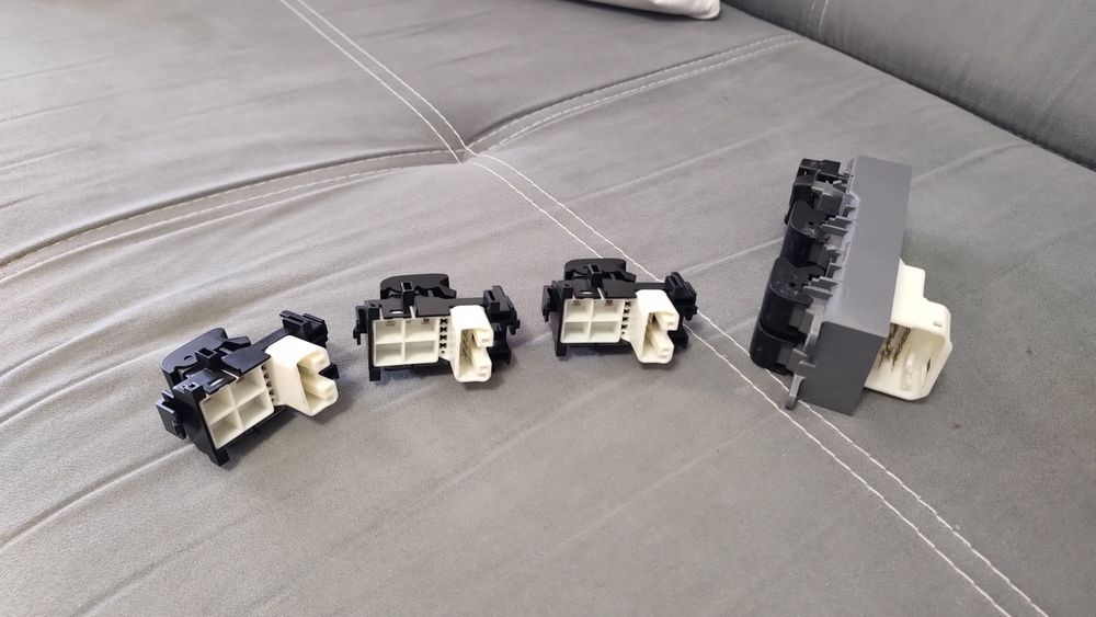 Конзола копчета, управление на стъклата