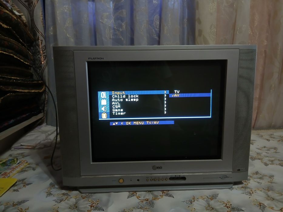 Televizor sotiladi LG Flatron kachestvenniy korsatishi chotki