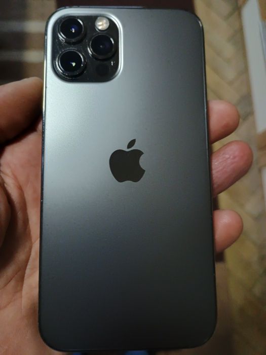 iPhone 12 pro baterie 100