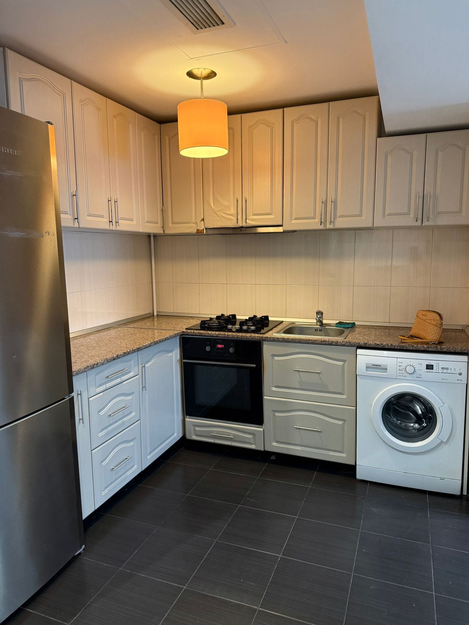 Închiriez apartament 2 camere Rin grand Vitan