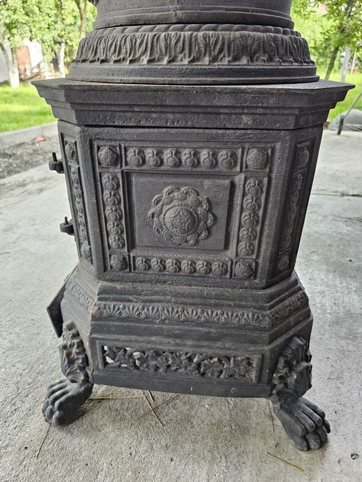 Soba antica din fonta