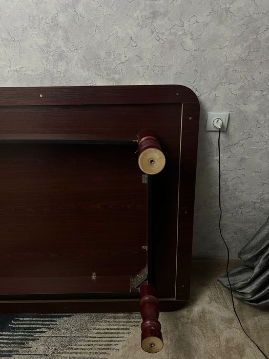 Стол со стульями