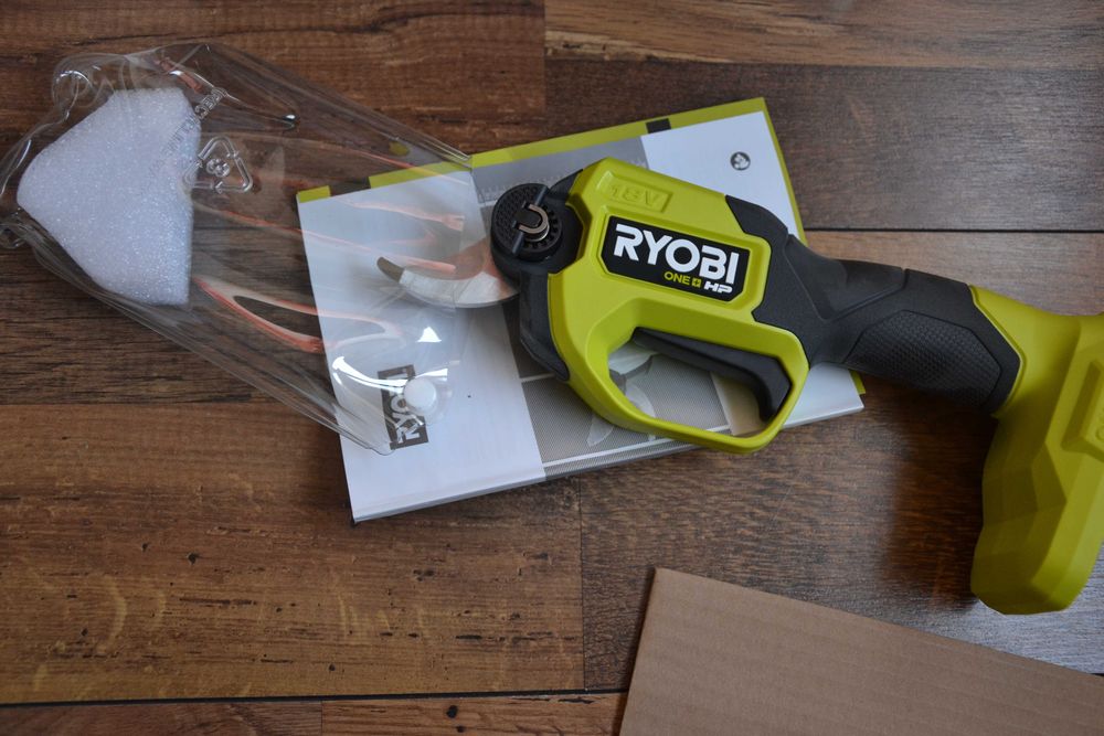 Нова, акумулаторна, безчеткова ножица Ryobi 18V