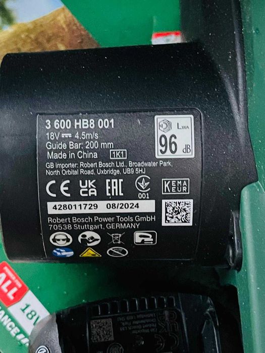 Fierastrau electric cu lant Bosch UniversalChain Li-ion 18V Li-ion