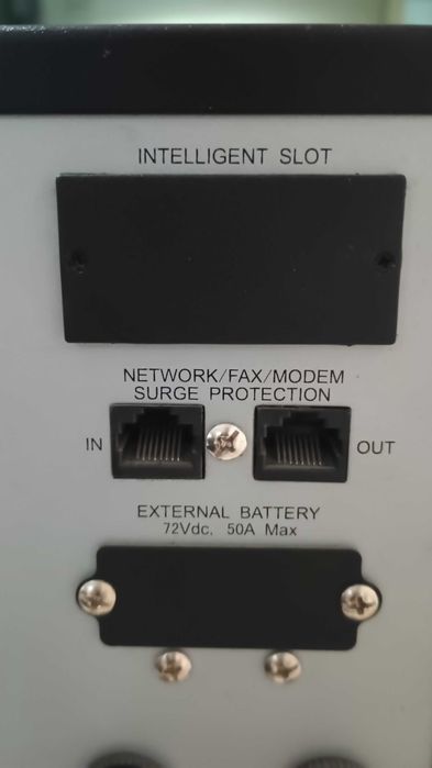 Продавам UPS 3 kW