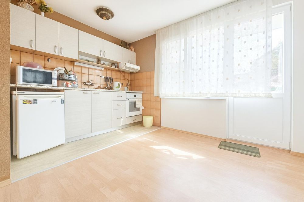 Дава се под наем Двустаен апартамент в Пловдив, Мараша - 72 кв.м за 459 € - Снимка #2