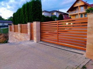 Gard metalic din plasă de sârmă și iută, potrivit pentru delimitarea p