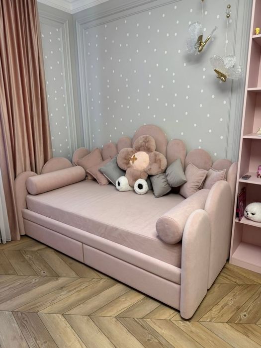 Диван мягкая кровать для девочек
