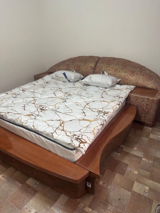 Продам кроваьь в отдичном состоянии без матрасп