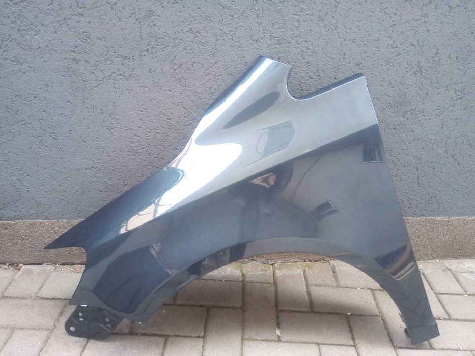 Aripa Fata Stanga VW Golf 5/V Plus 2005-2009 Vopsita Albastru