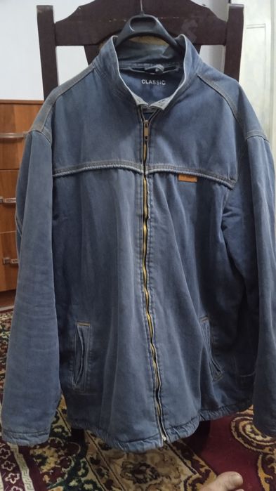 Продаю мужская куртка.