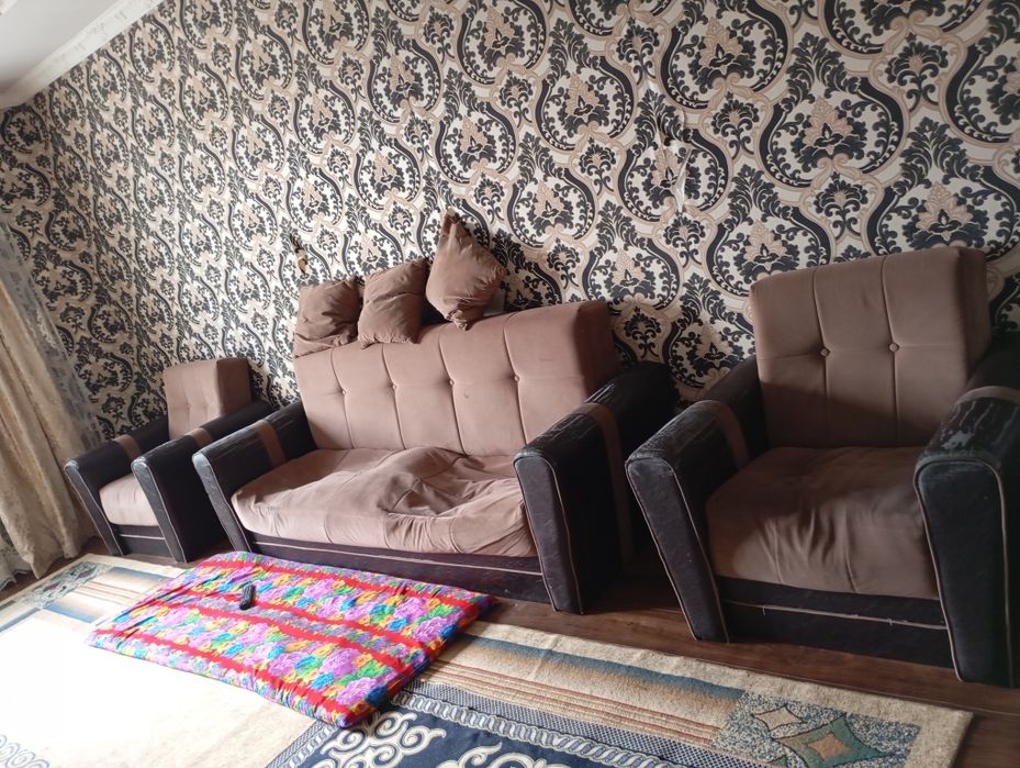 Продам диван срочно