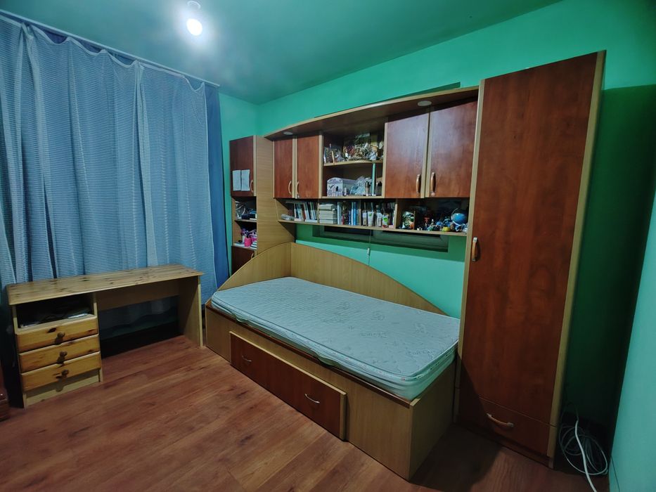 Biblioteca,pat birou elevi