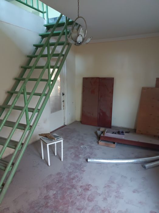 Продается дача   6 сотак не далеко  от Ташкента 40 минут