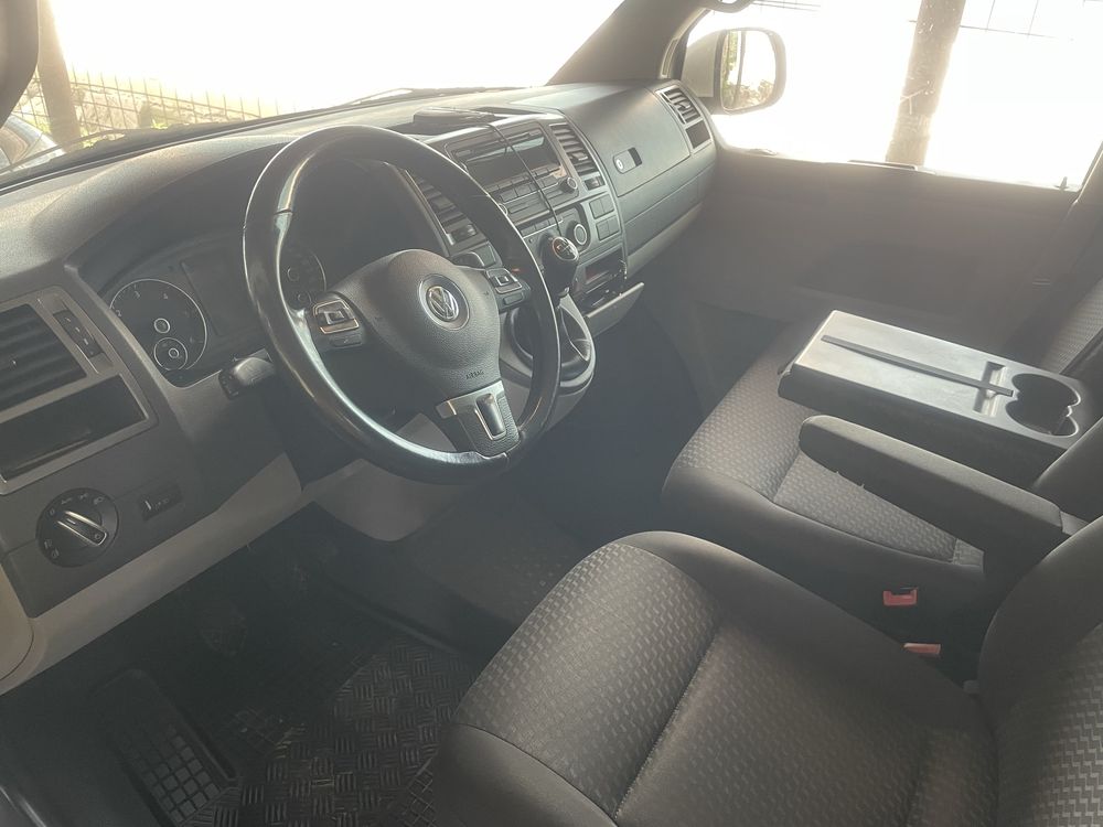 VW Transporter 2.0TDI 140 CP