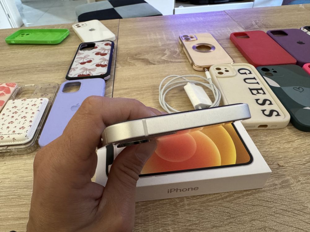 Iphone 12 като нов с 24 какъфа