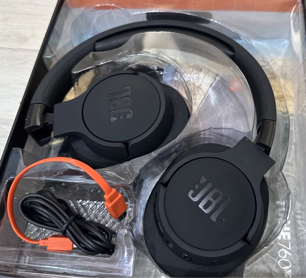 Продаю наушники jbl