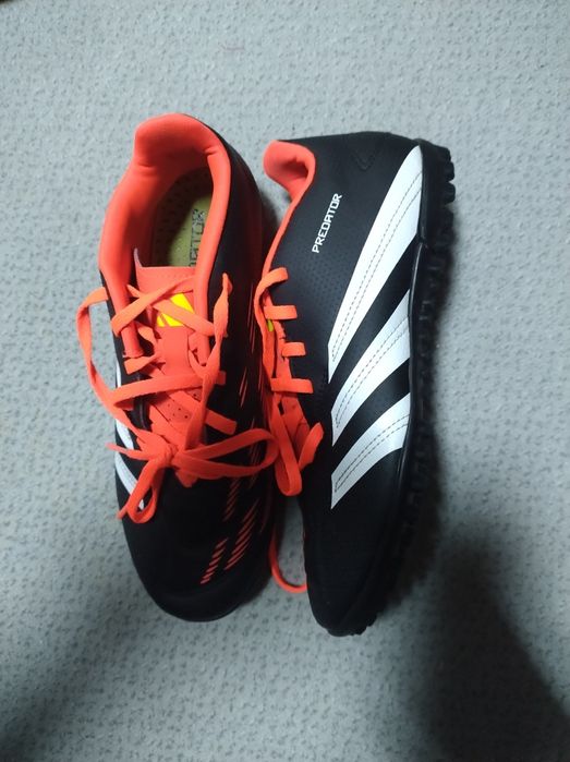 Adidas predător fotbal sintetic 39 1/3