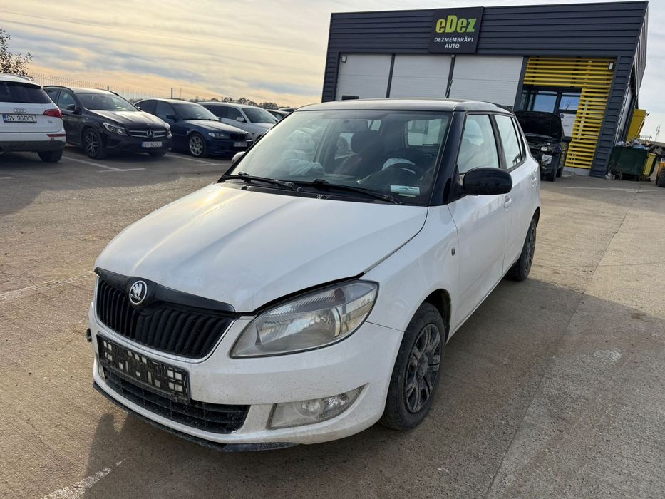 Dezmembrez / Dezmembrari / Piese / Accesorii Skoda fabia 2 facelift alba 2013 hatchback 1.6 CAYA stanga