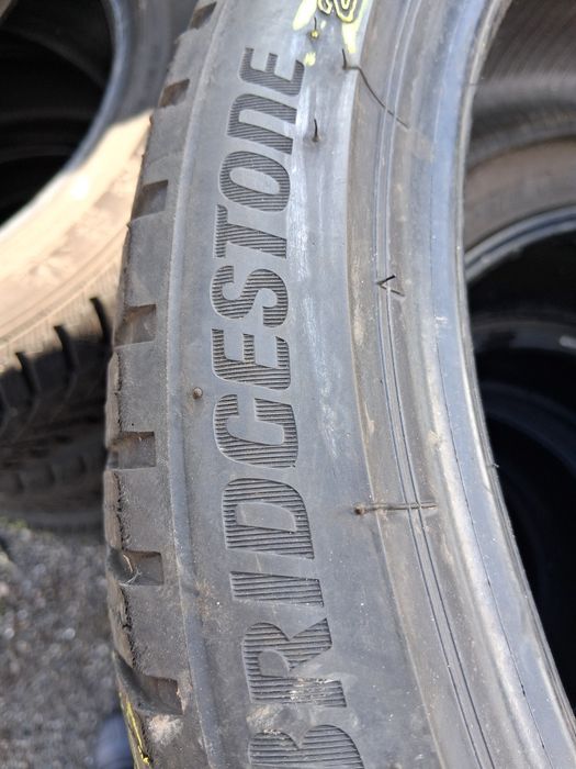 225 40 19 BRIDGESTONE 2бр зимни дот 2023г