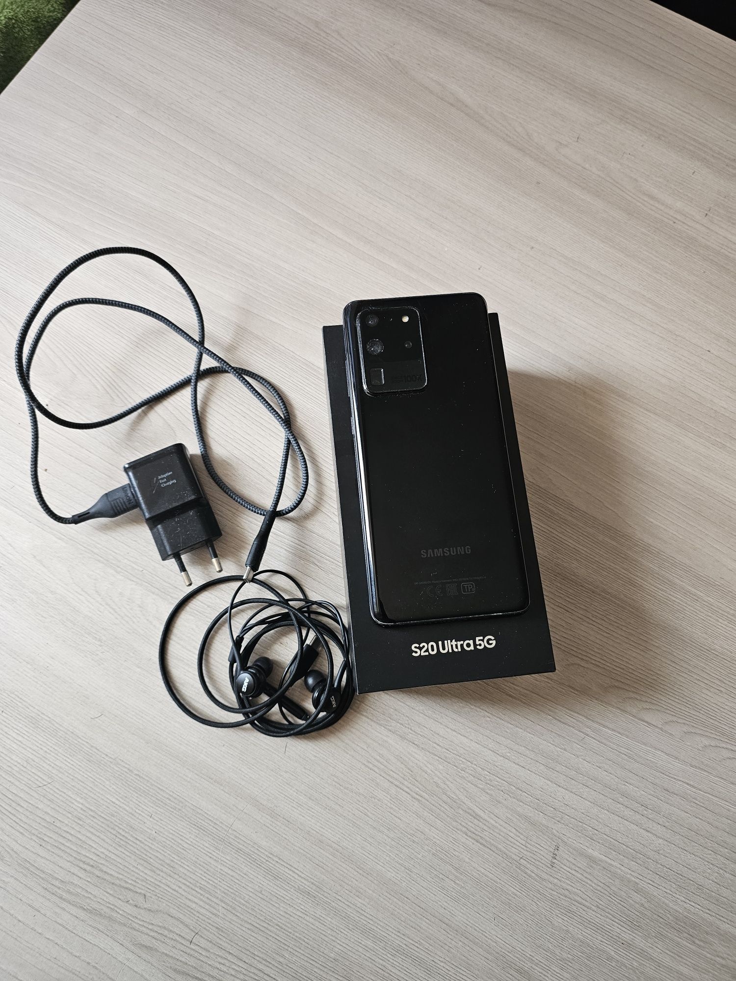 Самсунг s20 ultra.