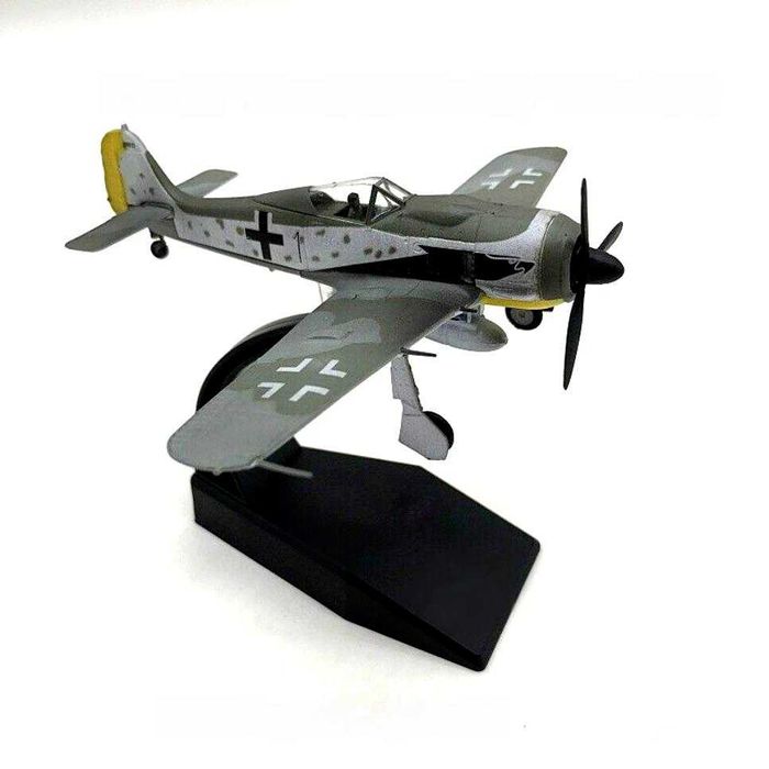 Macheta Avion metalic Focke Wulf FW-190A-8 scara 1:72