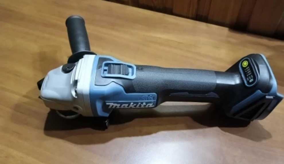 Bormașina  cu impact MAKITA DTW 600 si flex MAKITA DGA 404