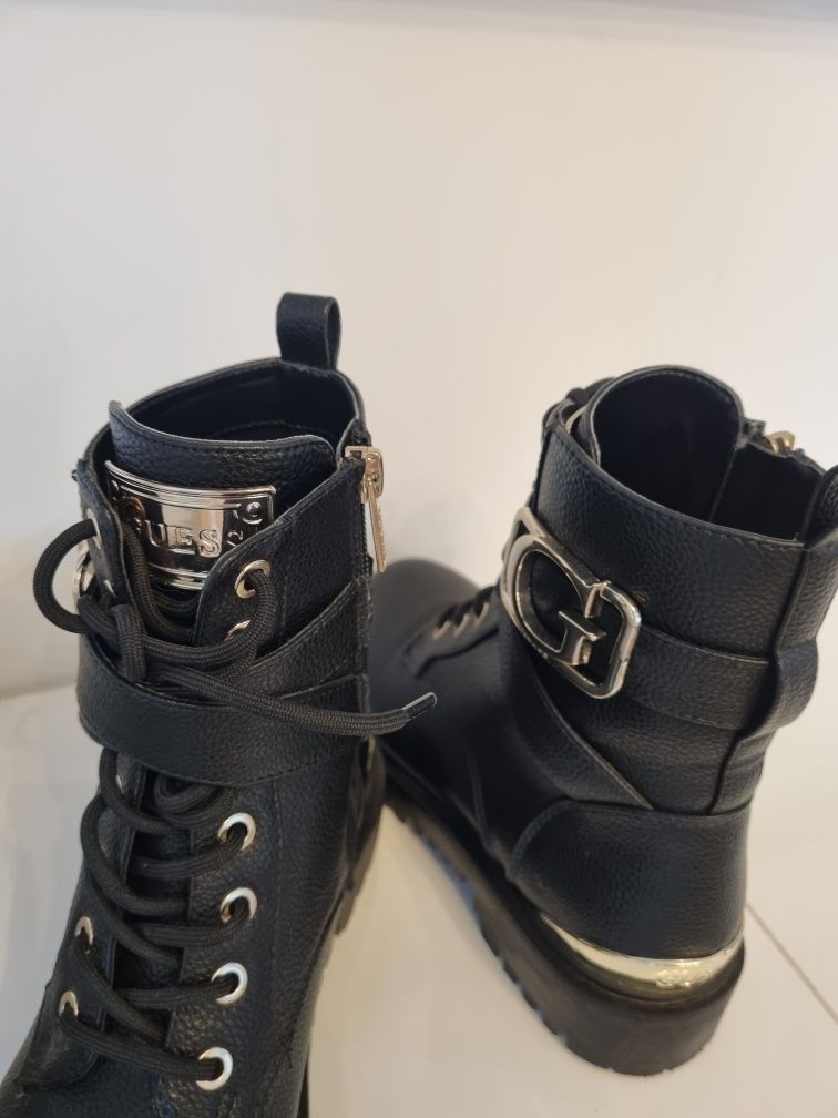 Bocanci Guess-mărimea 36