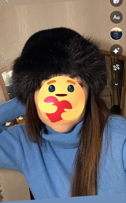Пухени дамски шапки