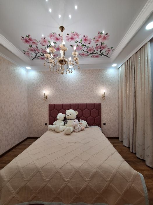 Срочно!! Распродажа кровати, пылесос, люстры! витрина в гостинную и т