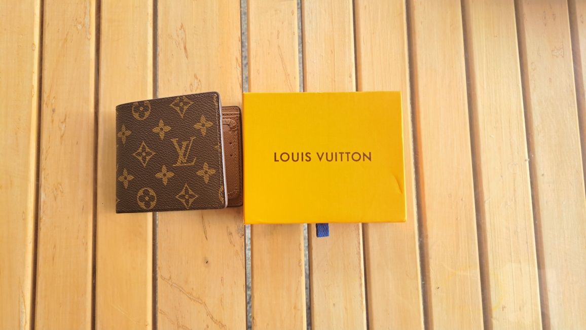 Louis Vuitton портмоне (С Кутия!)