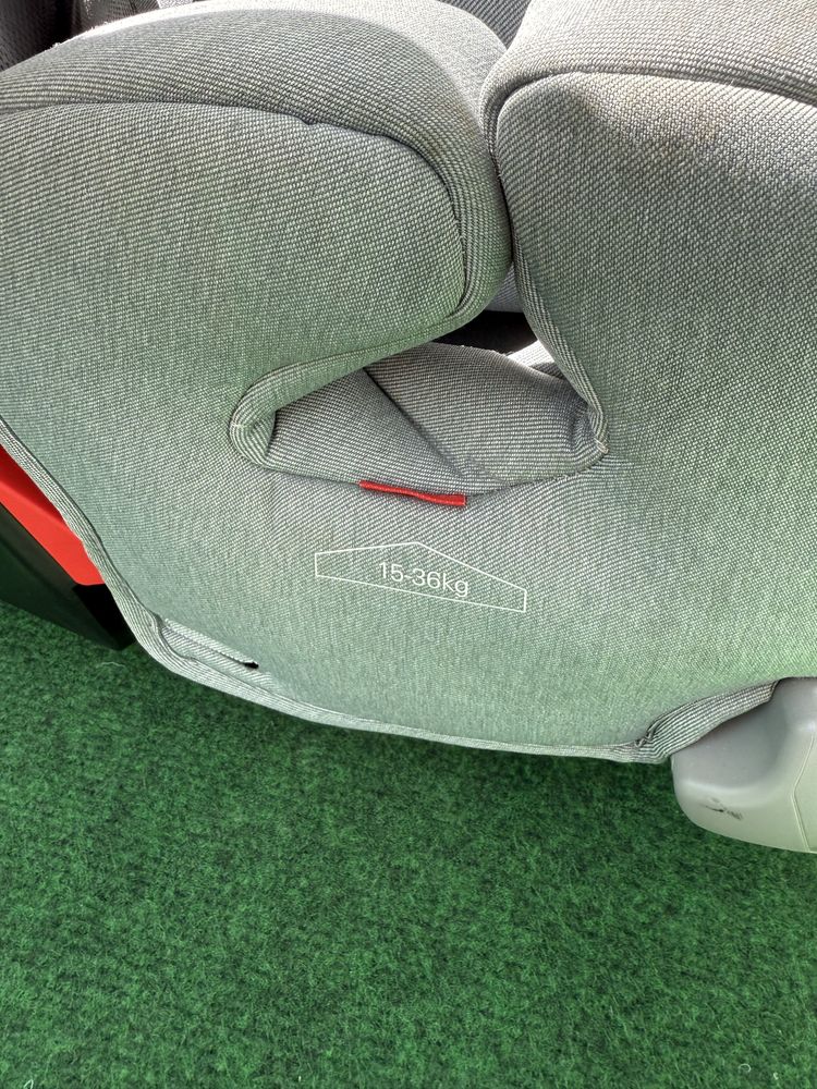 Vand scaun auto pentru copii de la 9 la 18kg-15-36kg,si al 2-lea cadou