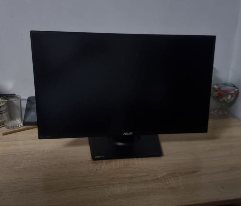 Продам нерабочий игровой монитор