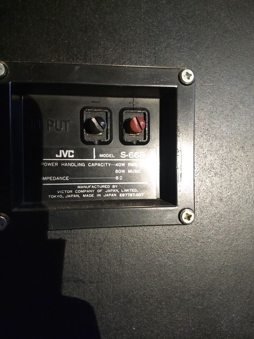 - Boxe 3 căi bass reflex 80 w rms , kevlar  noi .