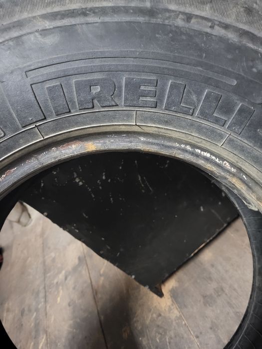 Anvelopa Pirelli 7.00 R16 C și 10.0 75 R12