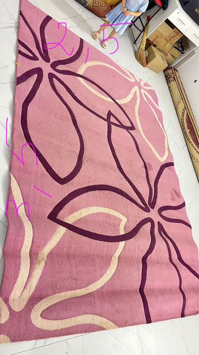 Ковер в хорошем состояний овльный плотный