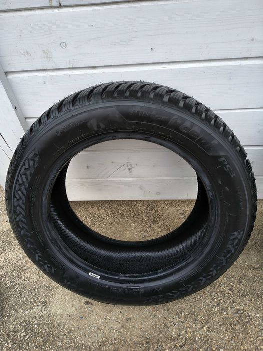 Vând 2 cauciucuri de iarna hankook 205 /55 R16 noi