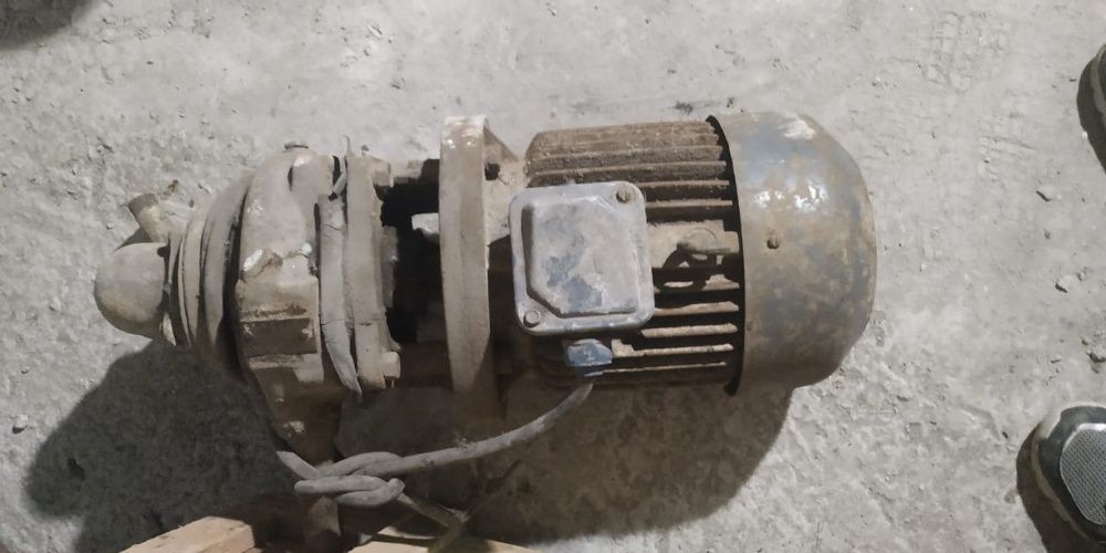 Насос мощный 4 кв. центробежный сделан в СССР для воды