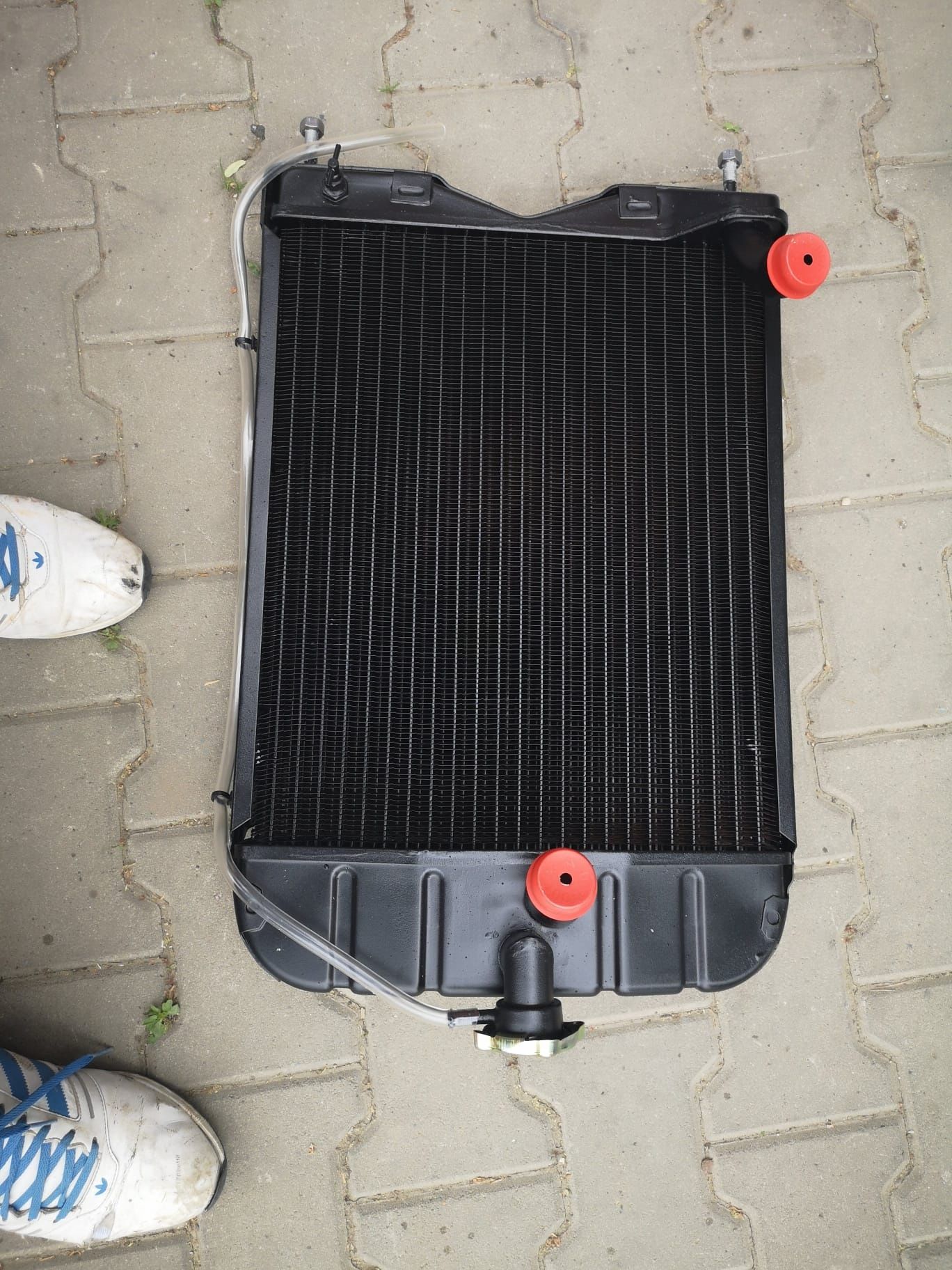 Radiator tractor:Massey ferguson 135 .35
Massey Ferguson
Seria : 100
1