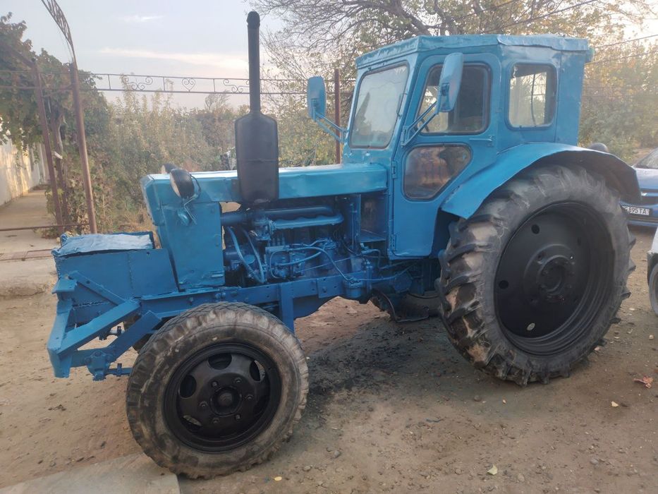 T 40 holati yaxshi ishlab turipdi matoriga gapyoq  narxini kelishamiz