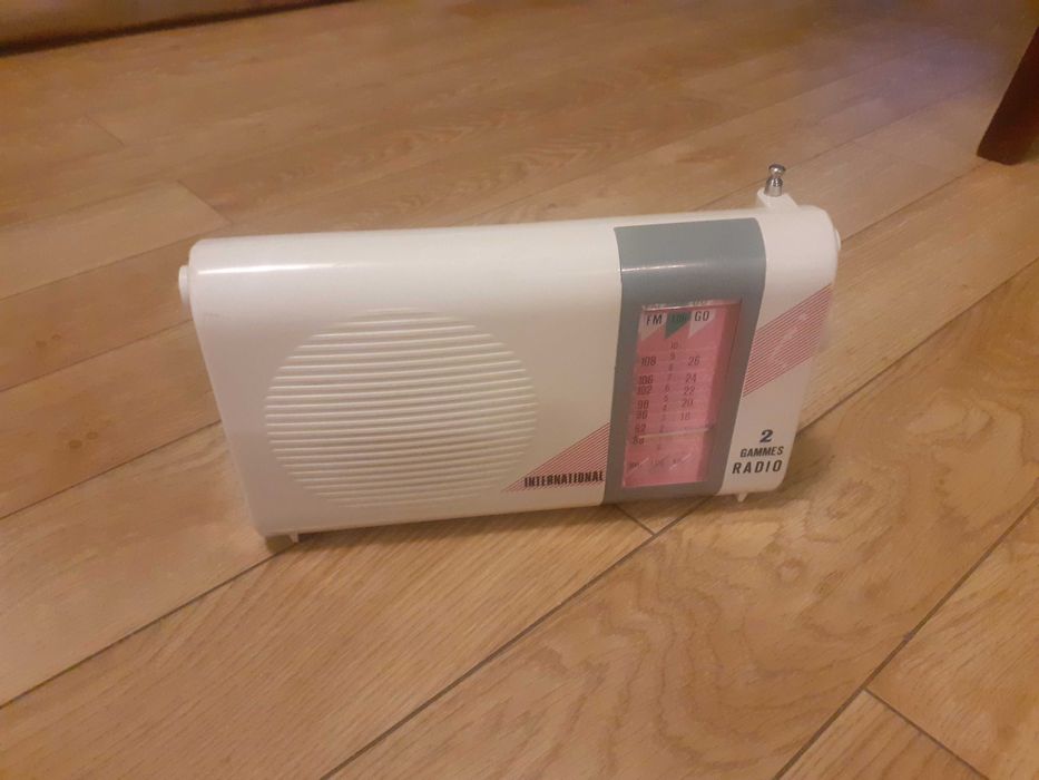 radio portabil analogic International Franta