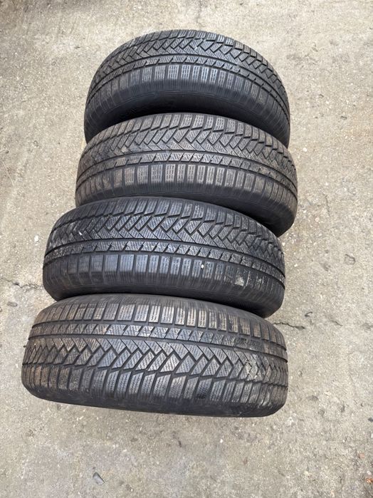 Anvelope de Iarna Continental 235/65R17 104H