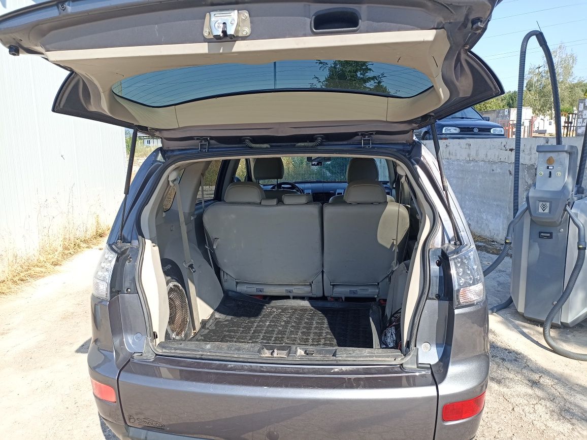 Mitsubishi Outlander 2