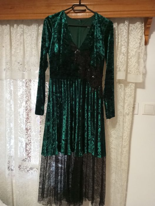 Vând rochie ocazie purtata o singura data mărimea 40!