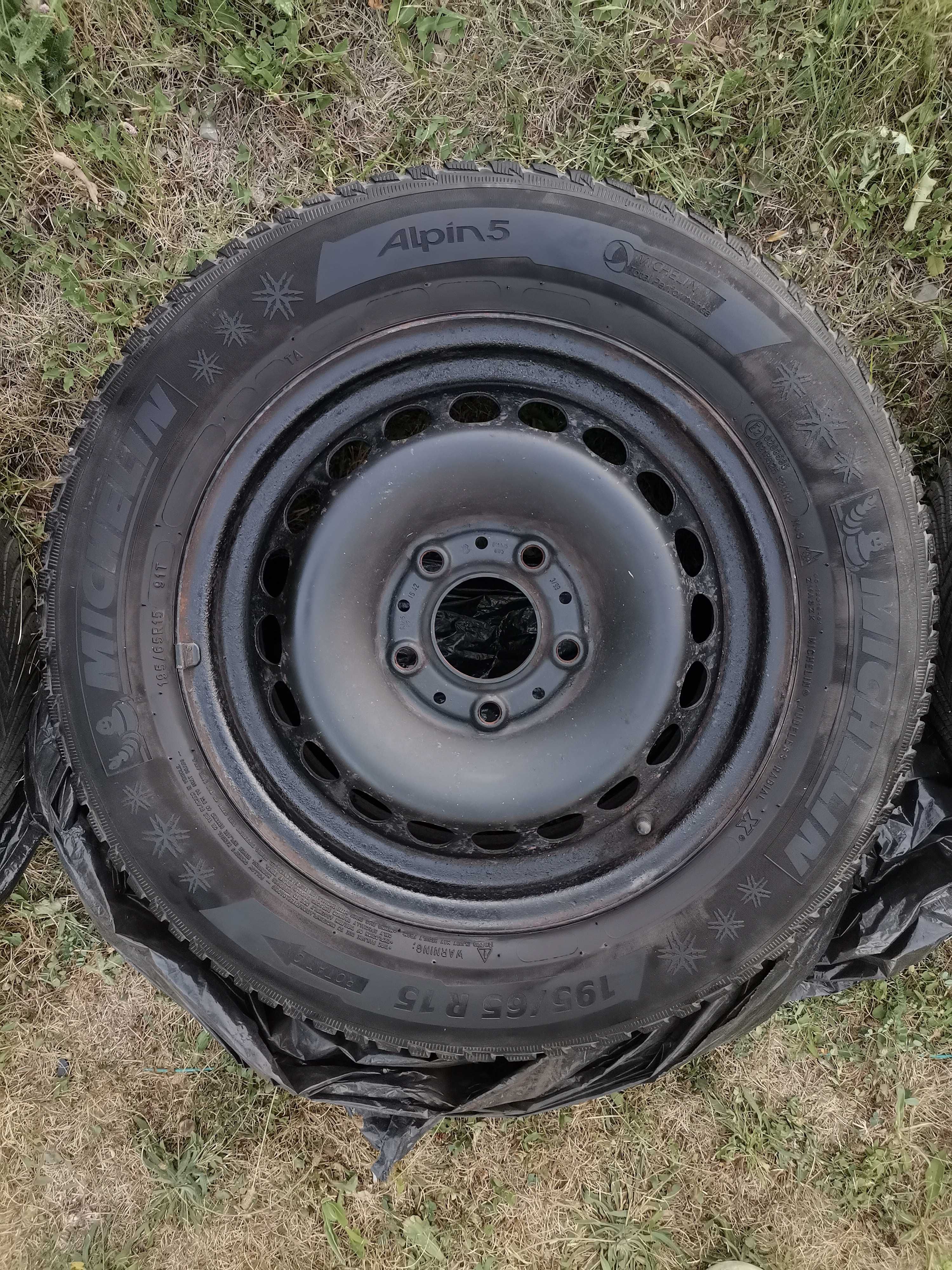 Комплект зимни гуми с джанти БМВ 195/65/15 Michelin Alpin 5
