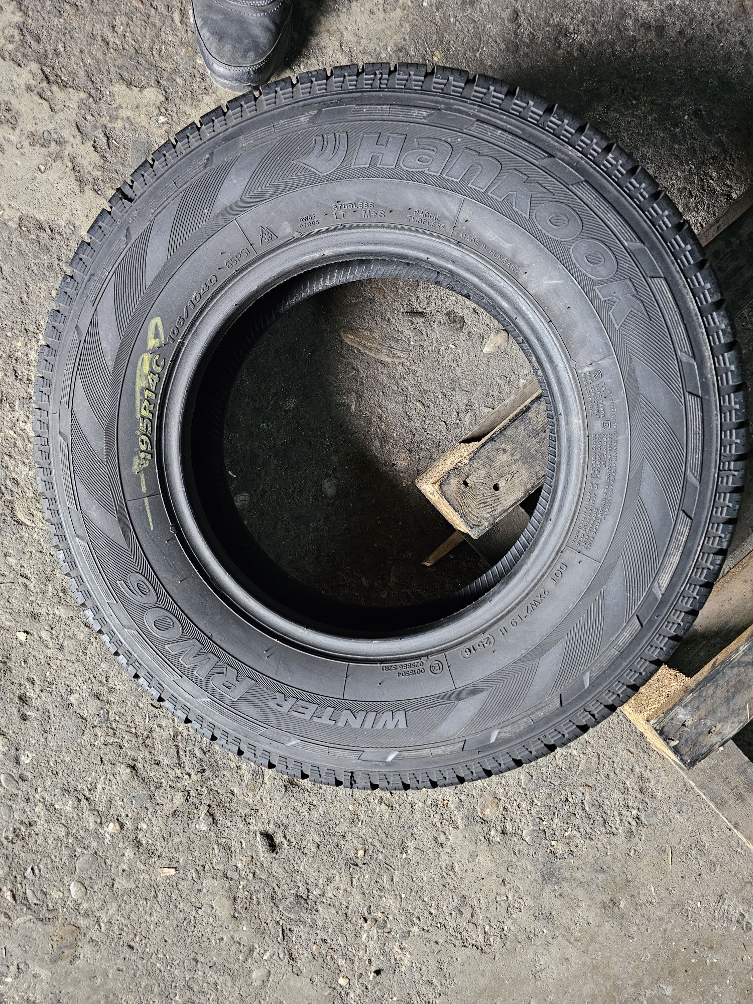 1 anvelopa iarna 195 R14C Hankook 6.8mm