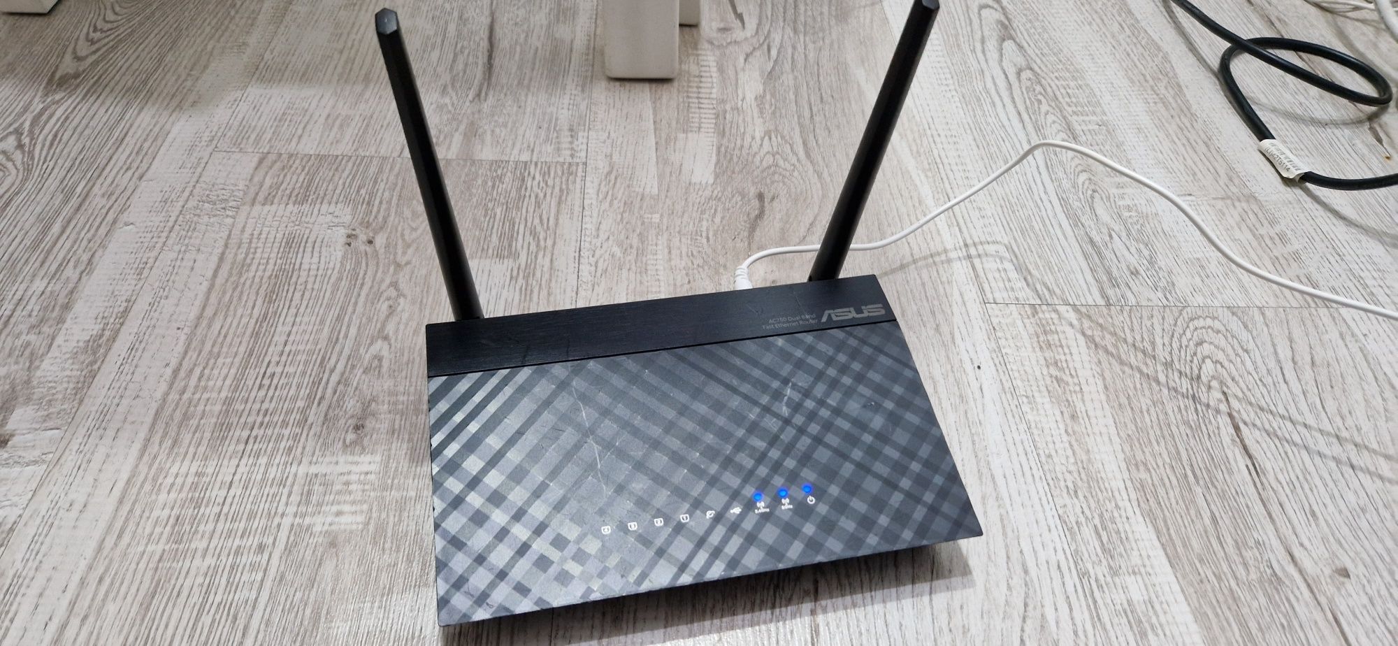 Router ASUS RT-AC750